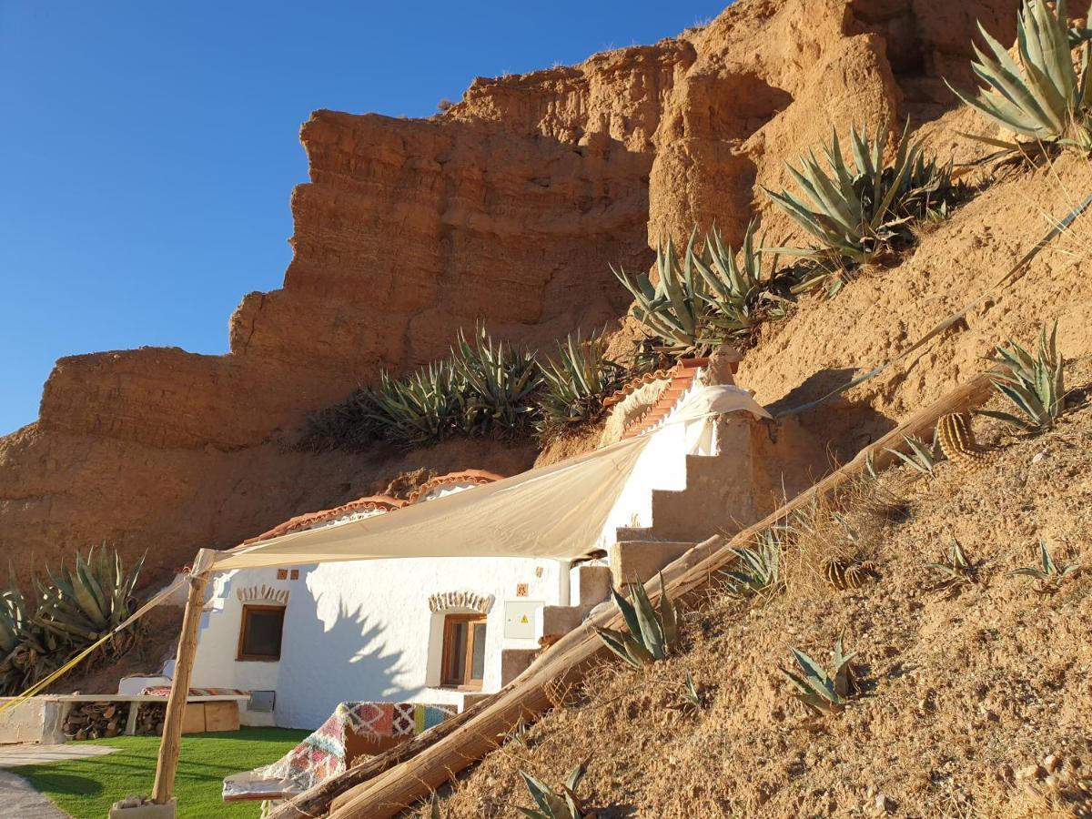 Creatively Designed Cavehouse With Jacuzzi Villa Gorafe Dış mekan fotoğraf
