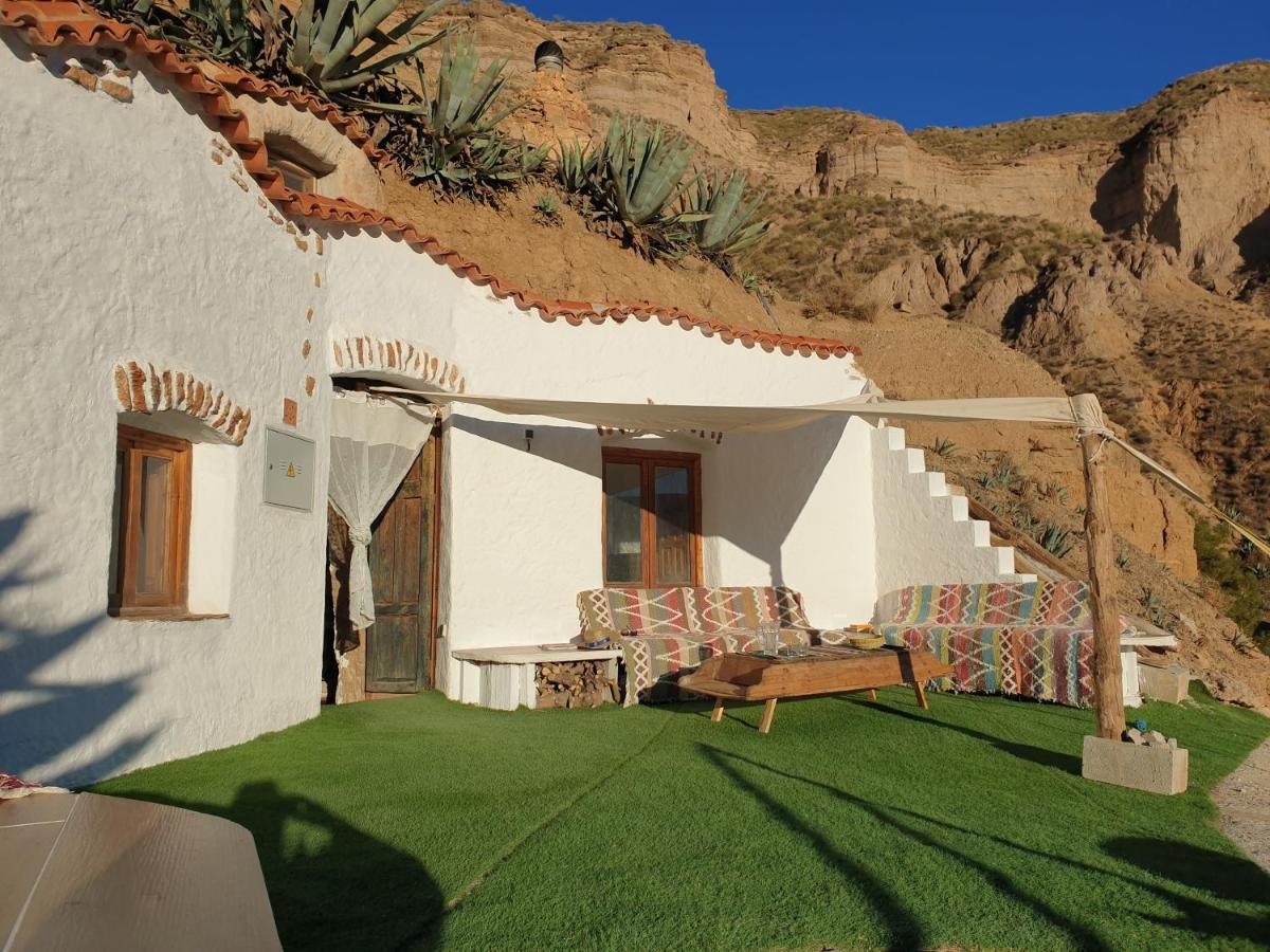 Creatively Designed Cavehouse With Jacuzzi Villa Gorafe Dış mekan fotoğraf