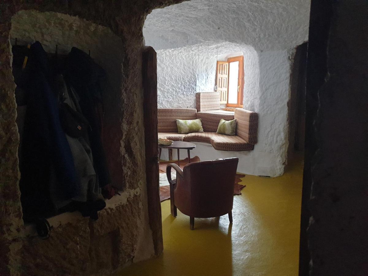 Creatively Designed Cavehouse With Jacuzzi Villa Gorafe Dış mekan fotoğraf