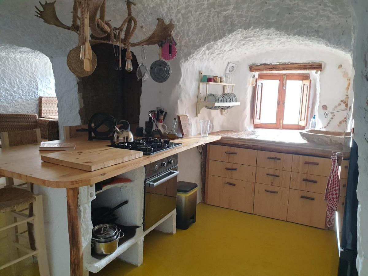Creatively Designed Cavehouse With Jacuzzi Villa Gorafe Dış mekan fotoğraf