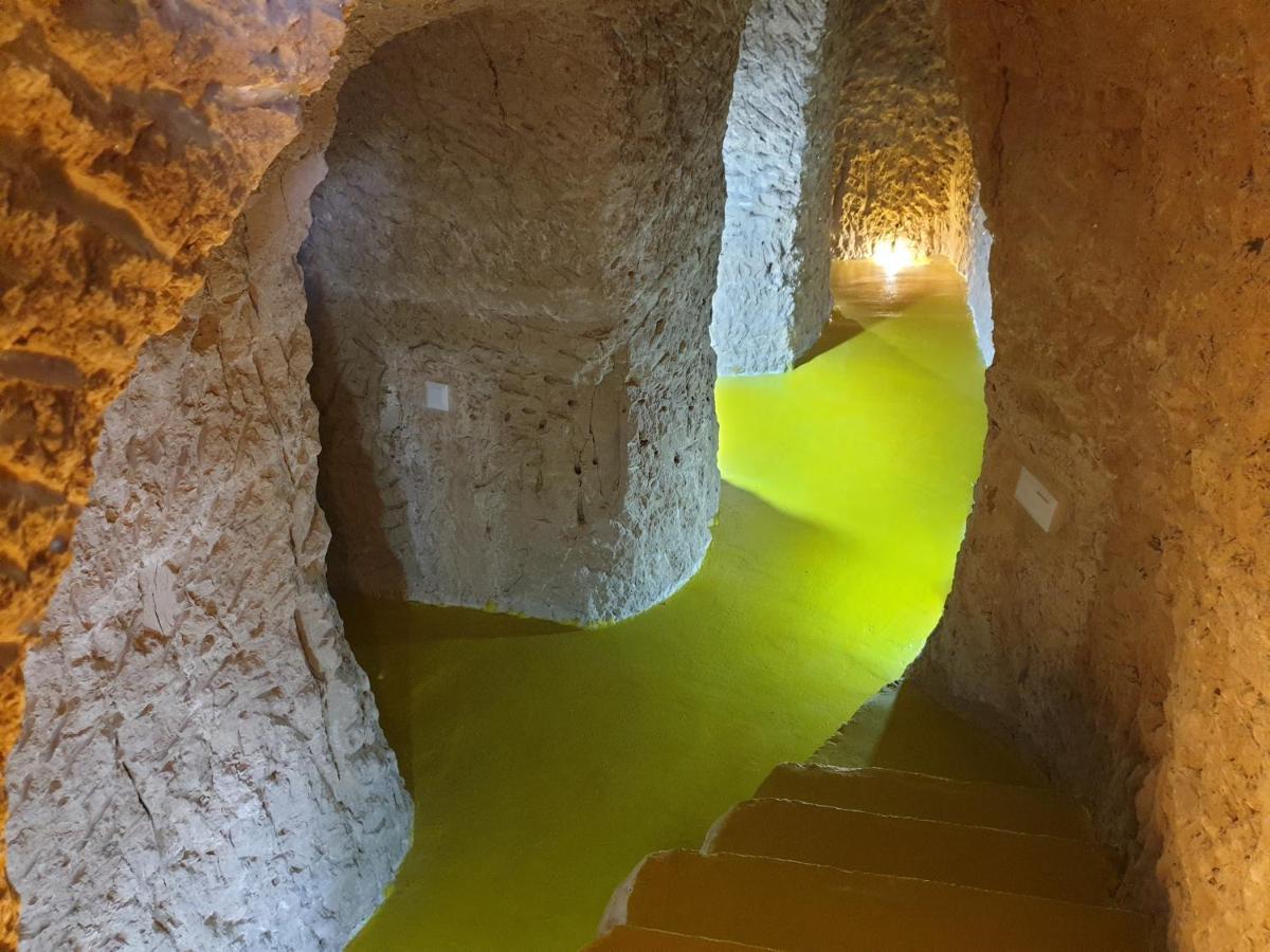 Creatively Designed Cavehouse With Jacuzzi Villa Gorafe Dış mekan fotoğraf
