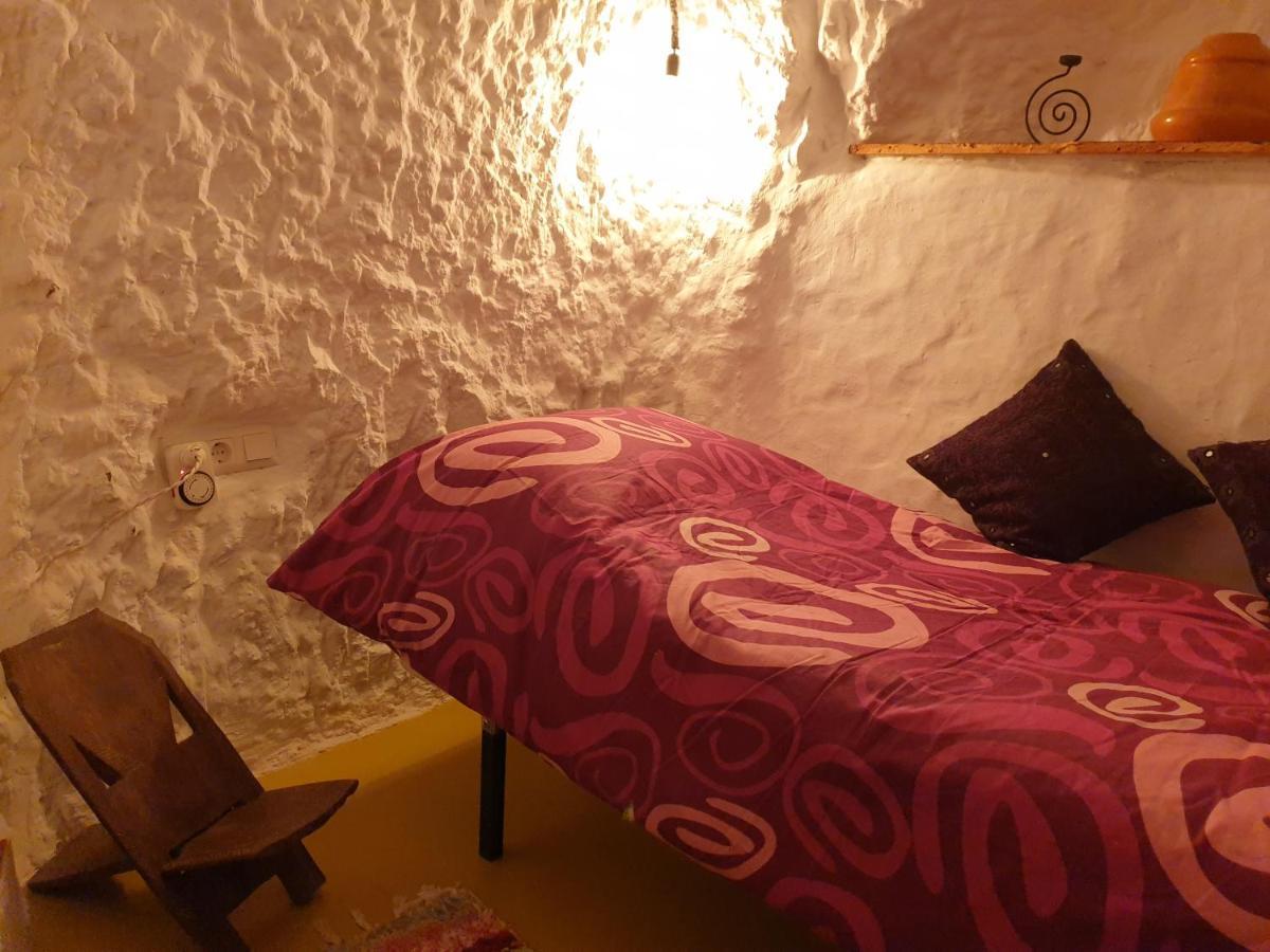 Creatively Designed Cavehouse With Jacuzzi Villa Gorafe Dış mekan fotoğraf