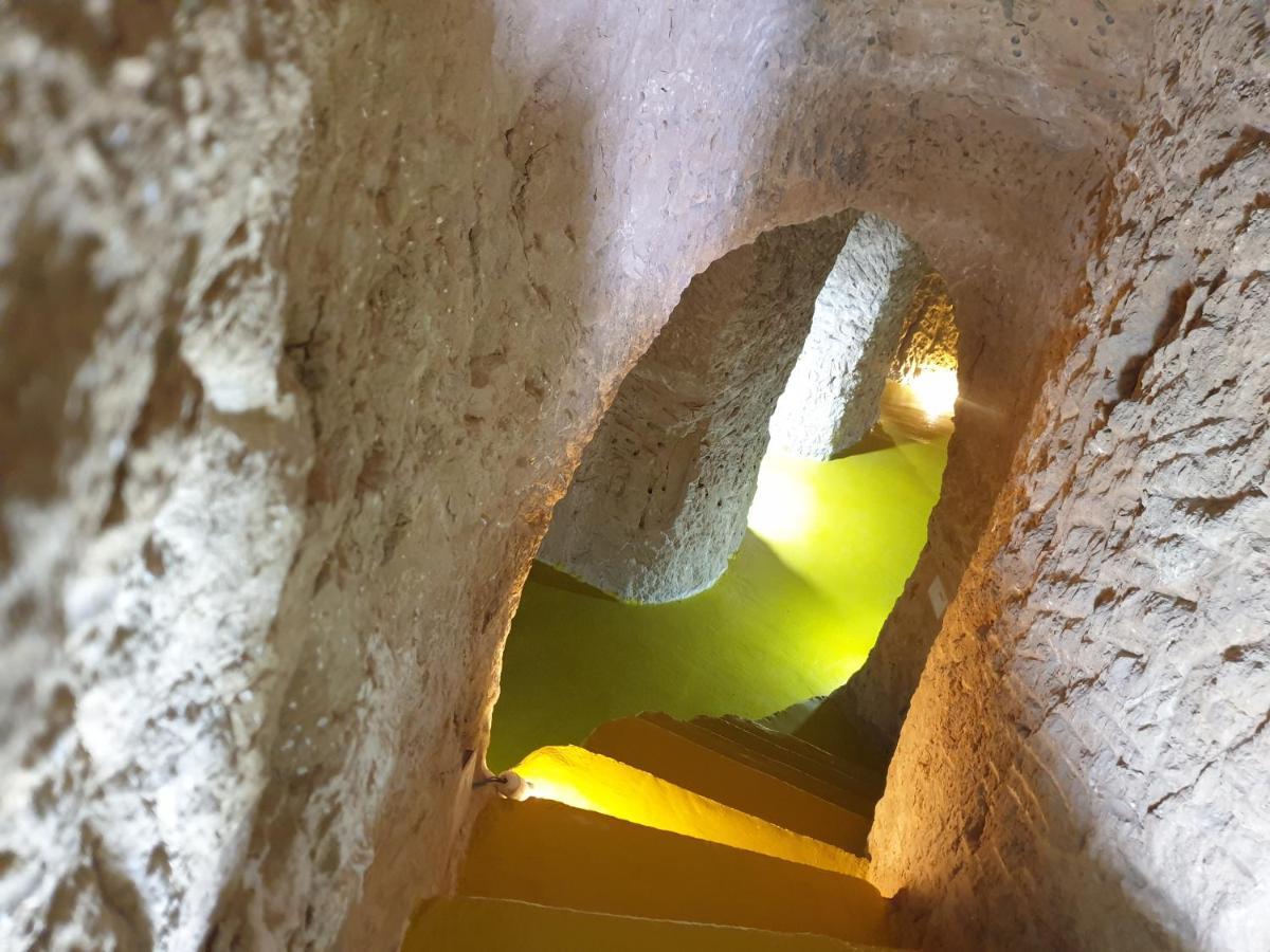 Creatively Designed Cavehouse With Jacuzzi Villa Gorafe Dış mekan fotoğraf
