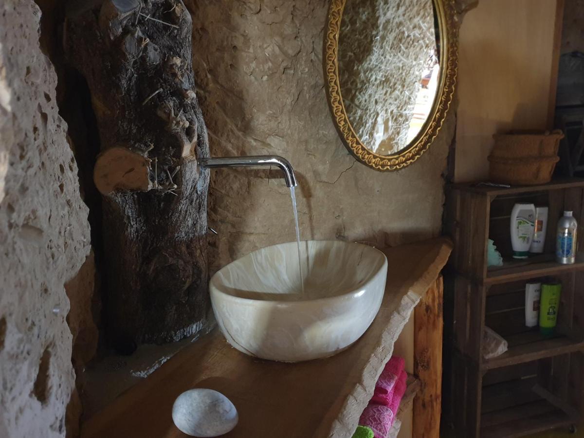 Creatively Designed Cavehouse With Jacuzzi Villa Gorafe Dış mekan fotoğraf