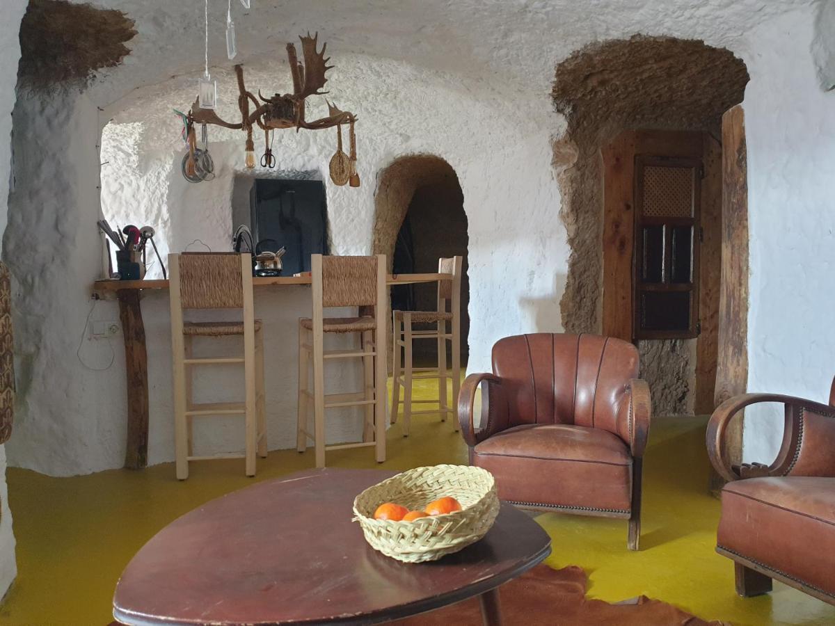 Creatively Designed Cavehouse With Jacuzzi Villa Gorafe Dış mekan fotoğraf