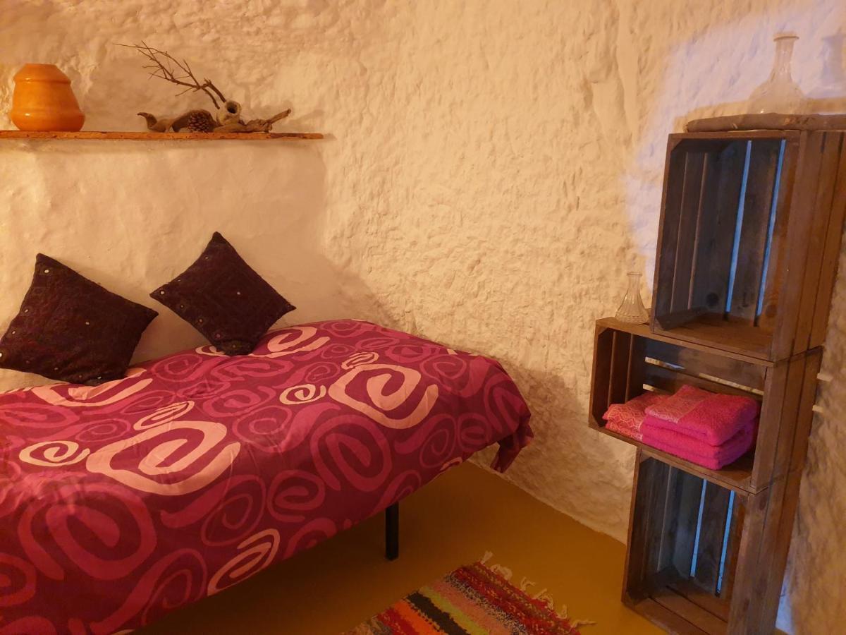 Creatively Designed Cavehouse With Jacuzzi Villa Gorafe Dış mekan fotoğraf