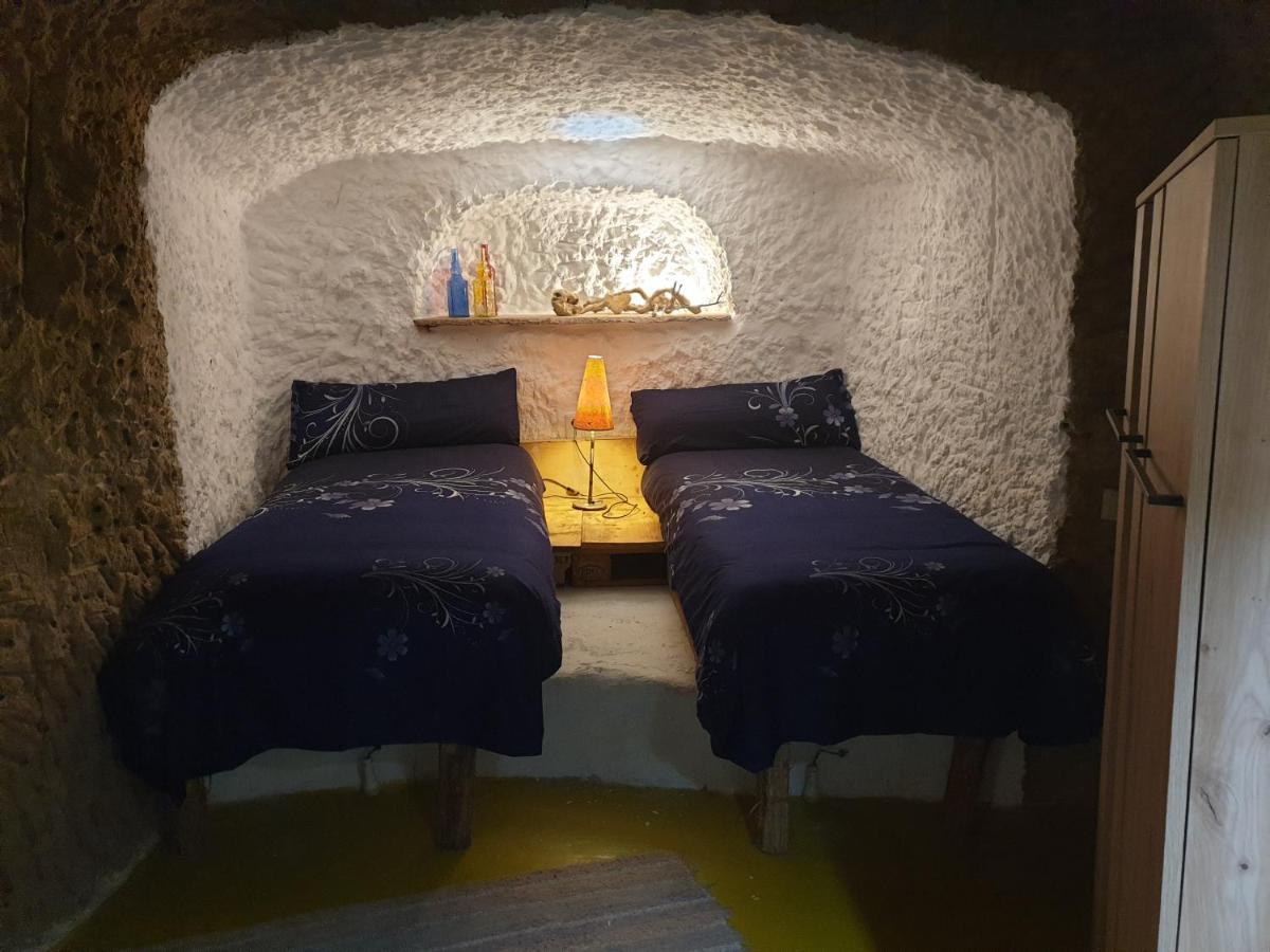 Creatively Designed Cavehouse With Jacuzzi Villa Gorafe Dış mekan fotoğraf