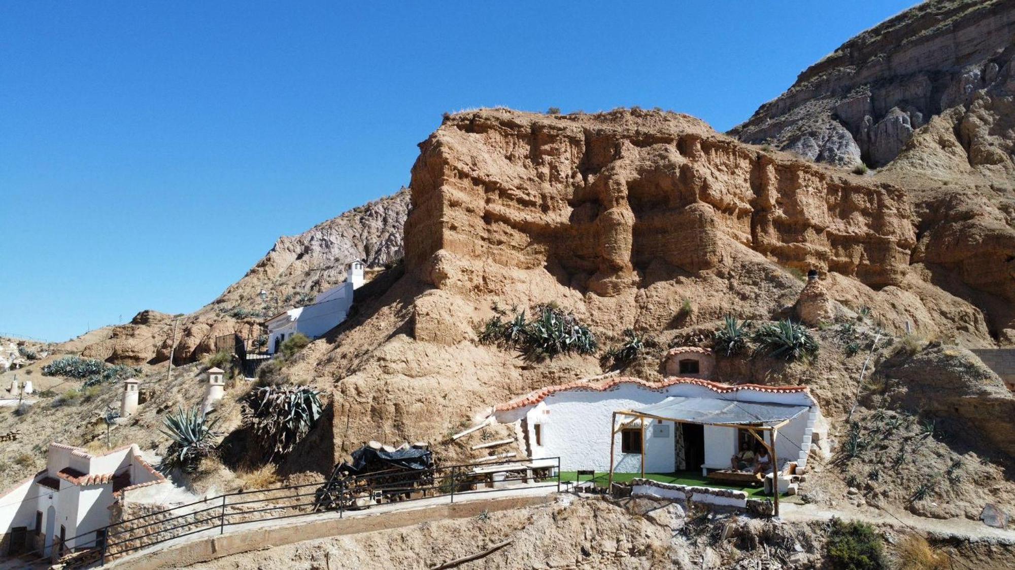 Creatively Designed Cavehouse With Jacuzzi Villa Gorafe Dış mekan fotoğraf